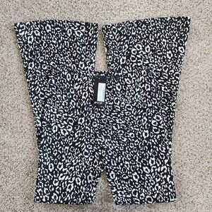 Nasty Gal You Gotta Great Flare Leopard Flare Black White Pants